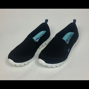 Skechers Memory Foam shoes. Size 7.5